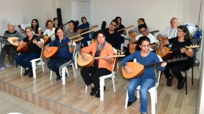 Çiğli Belediyesi, kültür ve sanat alanındaki kurslarına güz döneminde de