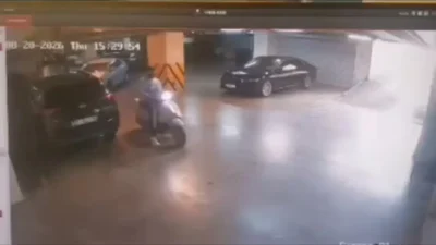 İzmir Çiğli Belediye Başkanı Onur Emrah Yıldız’ın makam aracına otoparkta