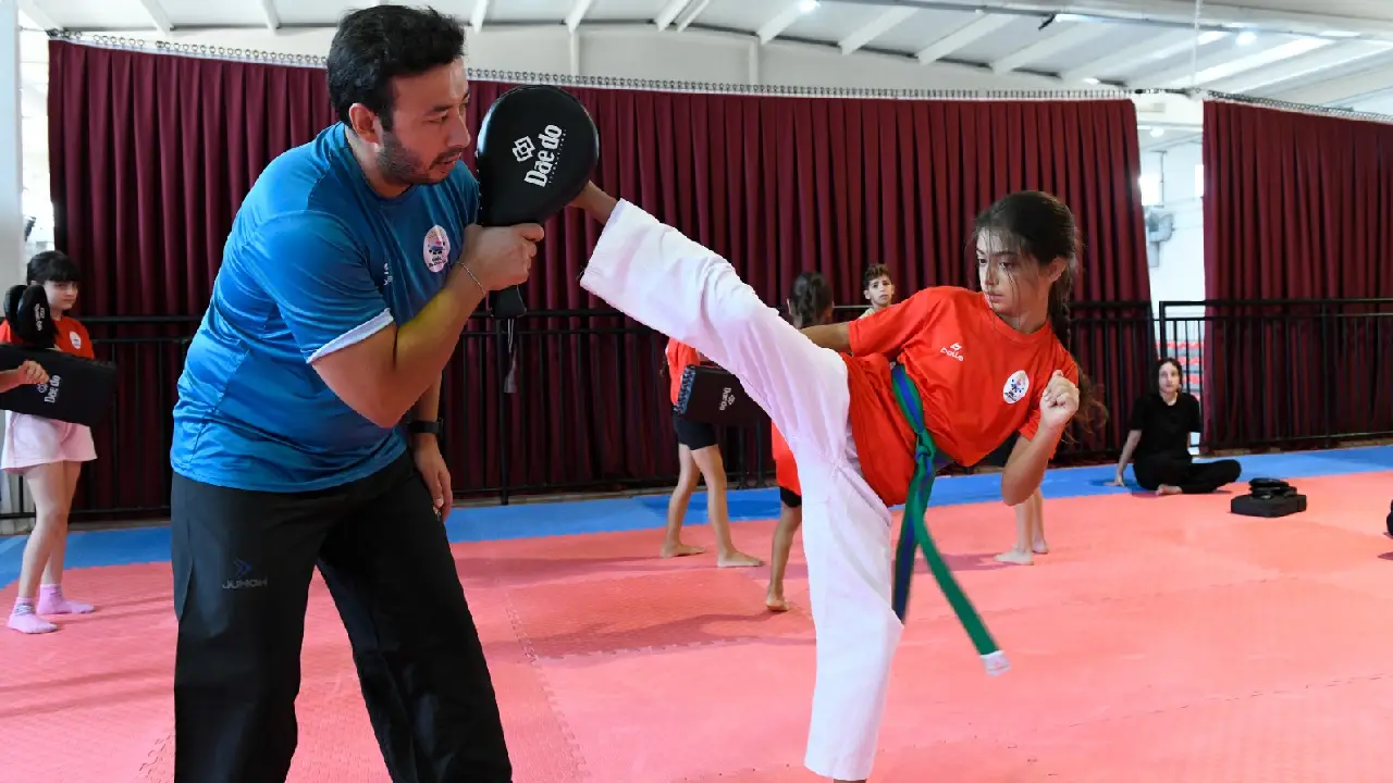 Çiğli’de yaz sporla dolu geçti: 1.747 kişi yaz okullarından faydalandı