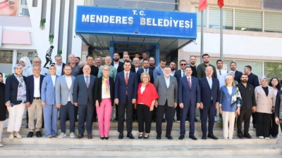 CHP İzmir İl Başkanlığı'nın Menderes Belediyesi Meclisi'nde gerçekleştirilen başkanvekilliği seçiminin