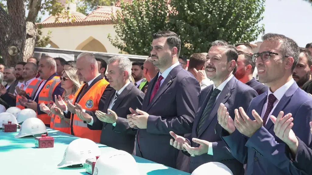 AK Partili İnan’dan ilçe belediye başkanlarına açık çağrı: "Kapımız da gönlümüz de herkese açık" 3 AK Partili İnan’dan ilçe belediye başkanlarına açık çağrı: "Kapımız da gönlümüz de herkese açık"