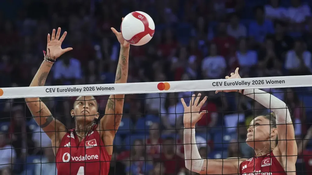 Filenin Sultanları parkeye galibiyetle indi: Letonya’ya set vermedik