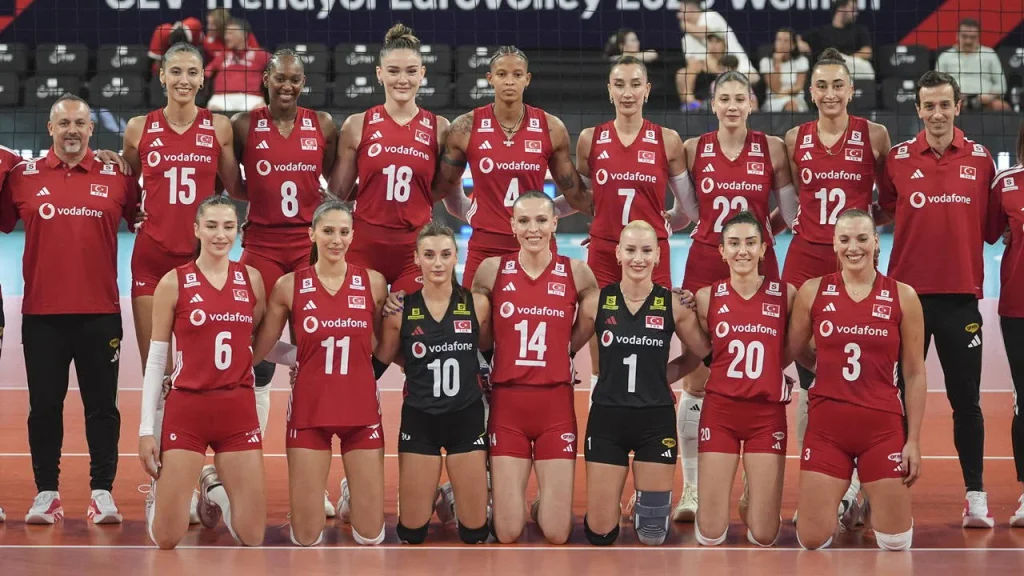 Filenin Sultanları parkeye galibiyetle indi: Letonya’ya set vermedik