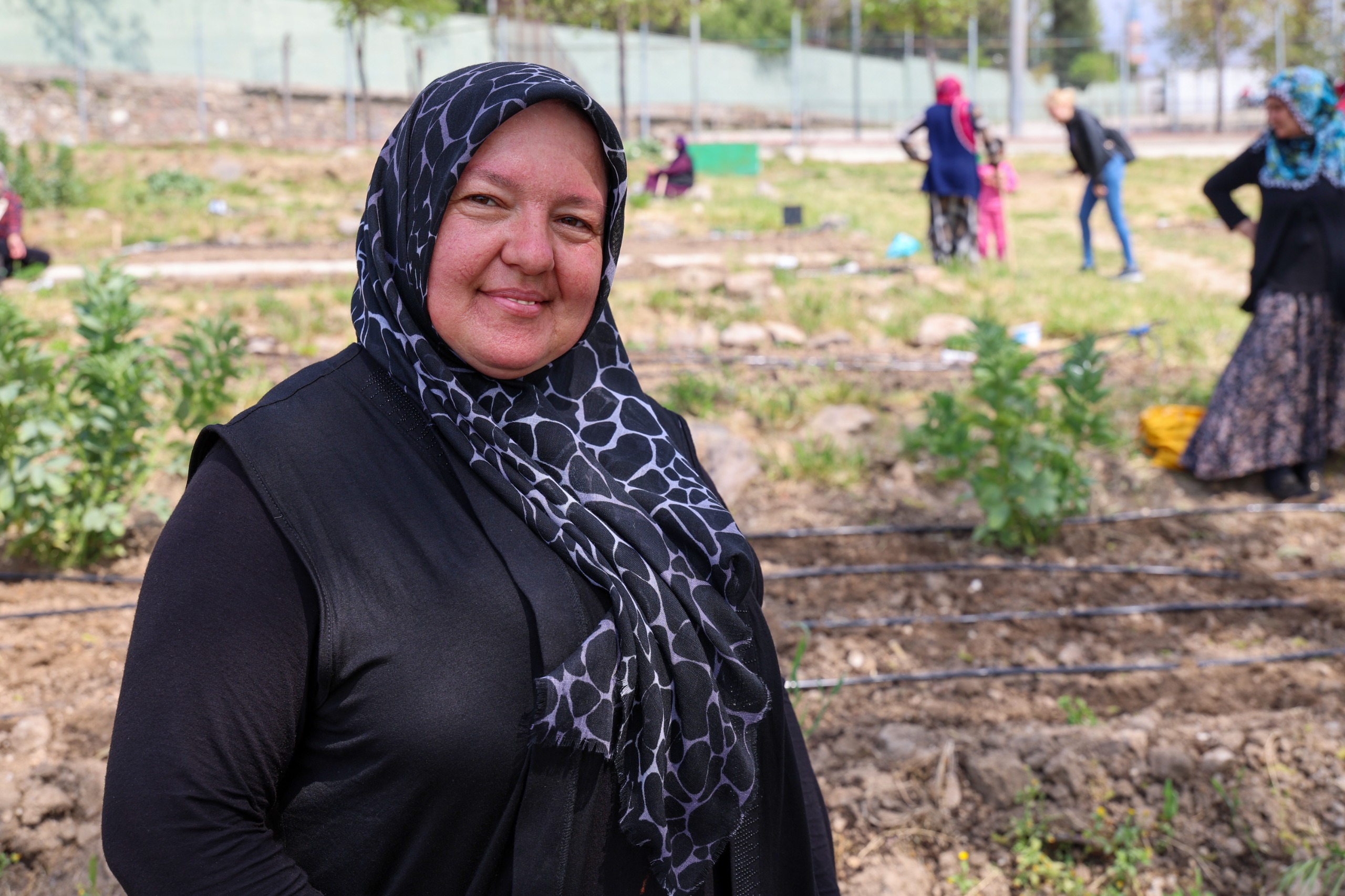 Toprakta hayat, sofrada bereket: Mahalle Bostanları’nda yaz hasadı 6 Toprakta hayat, sofrada bereket: Mahalle Bostanları’nda yaz hasadı