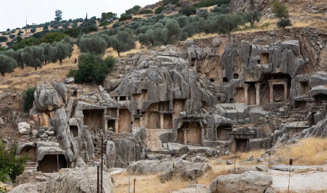 İzmir'in Kınık ilçesinde yürütülen arkeolojik araştırmalar sonucunda tarihi alanların koruma