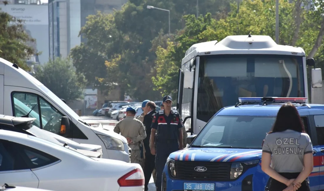 Menderes Belediyesi’ne yönelik operasyonda gözaltına alınan Belediye Başkanı İlkay Çiçek