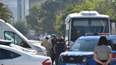 Menderes Belediyesi’ne yönelik operasyonda gözaltına alınan Belediye Başkanı İlkay Çiçek