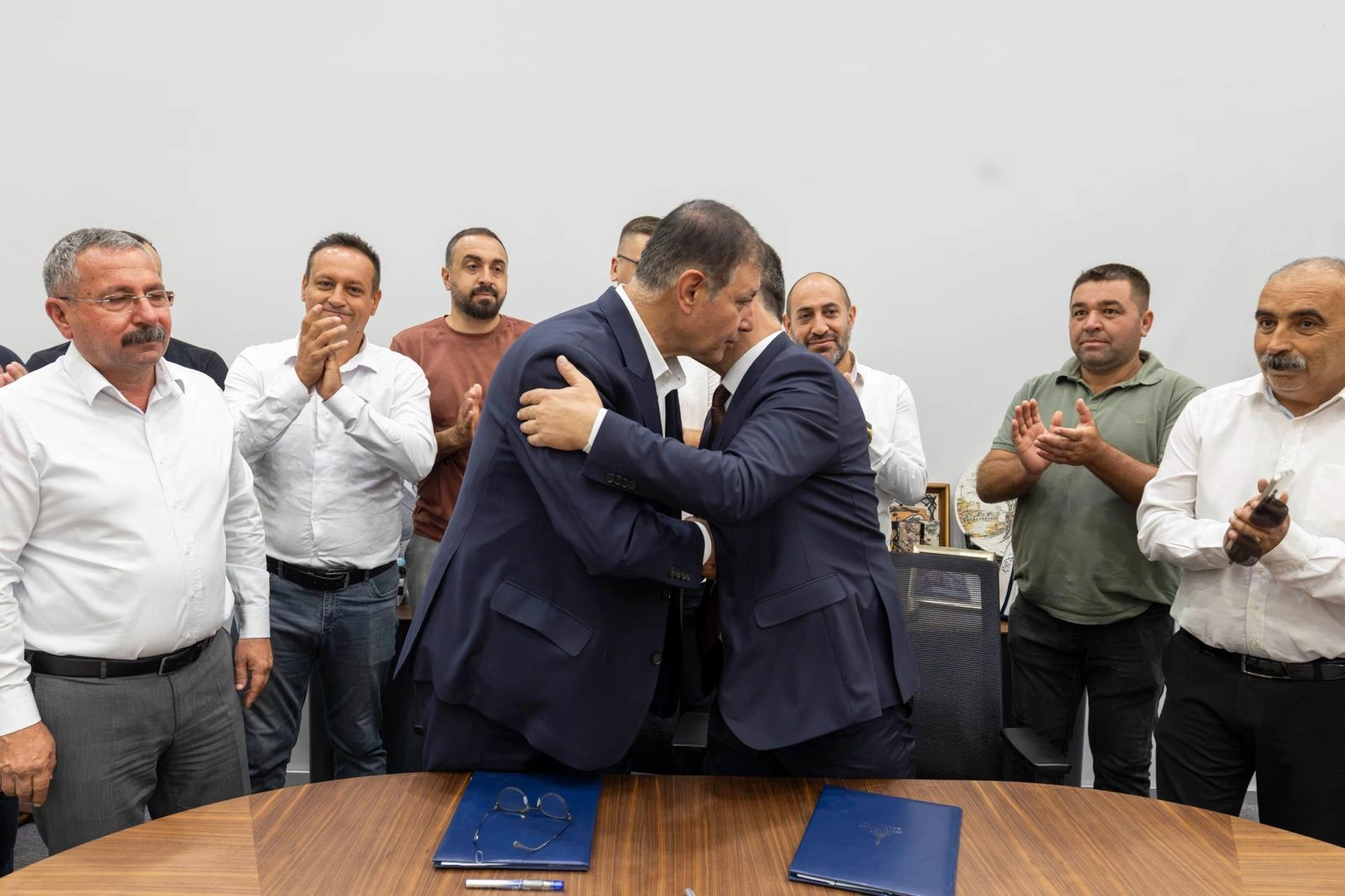 İzmir Büyükşehir Belediyesi iştiraki İZBETON AŞ ile Belediye-İş Sendikası arasında