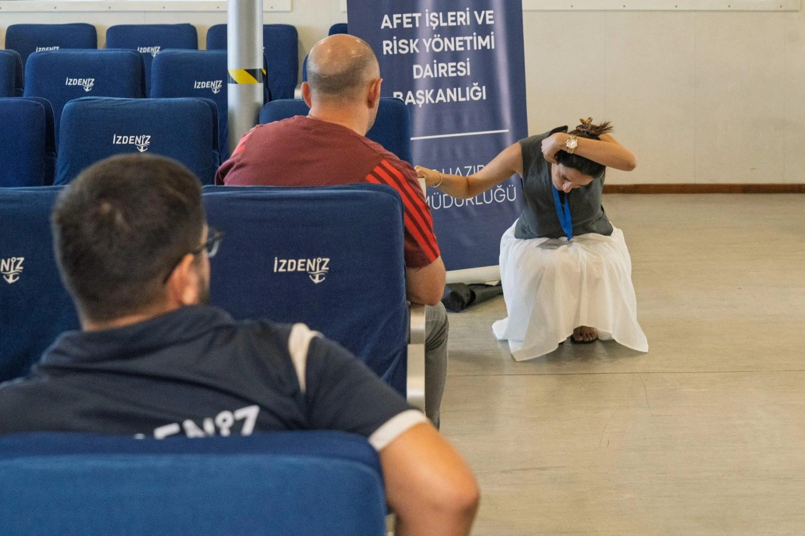 İZDENİZ personeline afet ve yangın eğitimi: Bostanlı feribotunda tatbikat! 2 İZDENİZ personeline afet ve yangın eğitimi: Bostanlı feribotunda tatbikat!