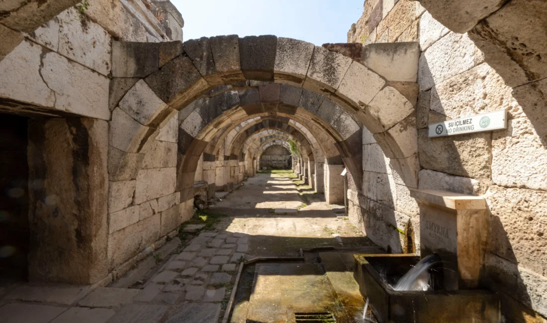 İzmir’in tarihi kent merkezinde yer alan Smyrna Agorası, geçmişin izlerini