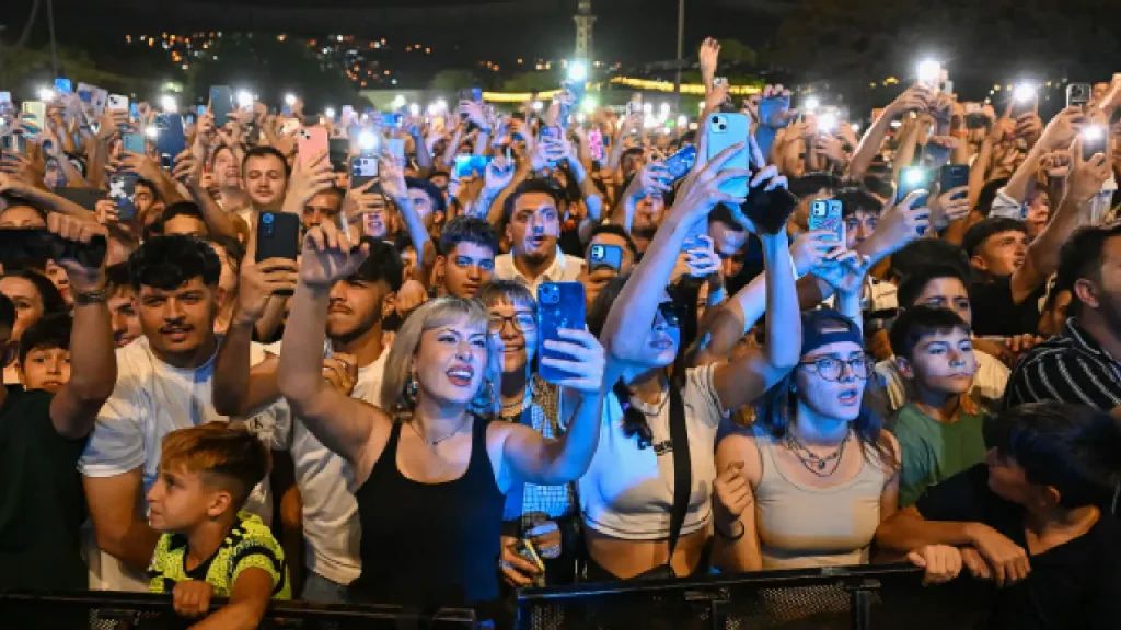 İEF’de Çim Konserleri rüzgarı esecek 