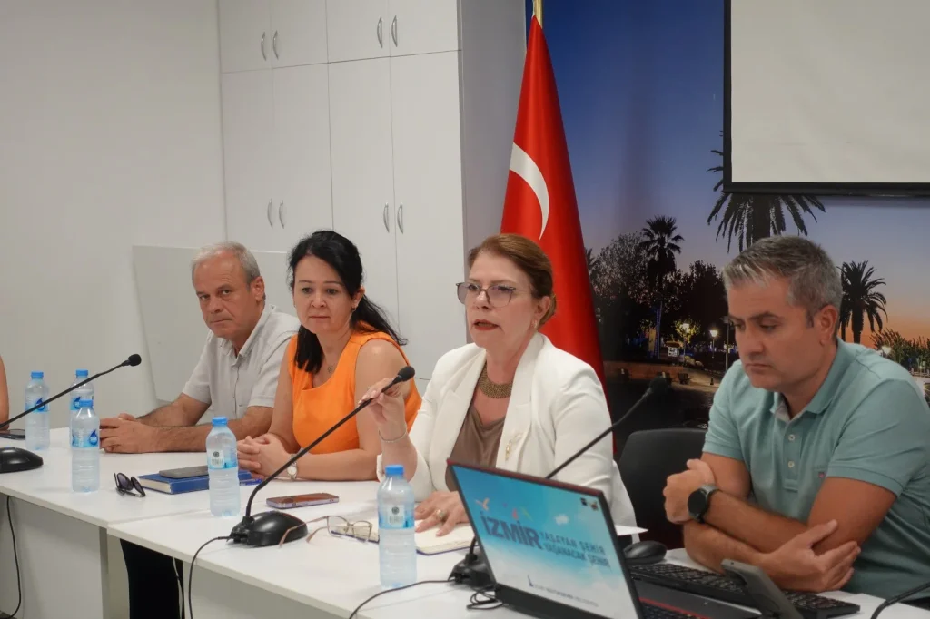 İzmir’in çatılarında güneş seferberliği
