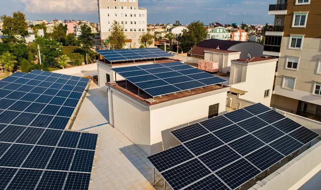 İzmir Büyükşehir Belediyesi, konutlarda güneş enerjisi kullanımının yaygınlaşmasını kolaylaştıracak önemli