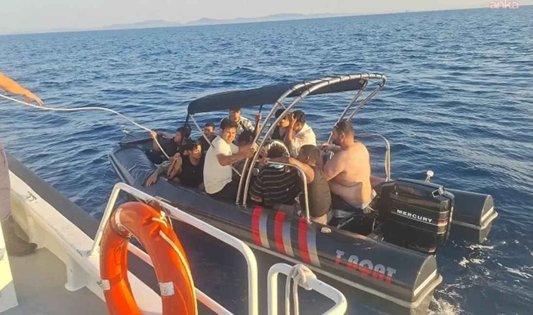 İzmir’in Foça ve Dikili ilçelerinde Sahil Güvenlik ekiplerinin radar ve