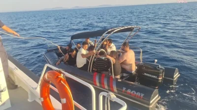 İzmir’in Foça ve Dikili ilçelerinde Sahil Güvenlik ekiplerinin radar ve