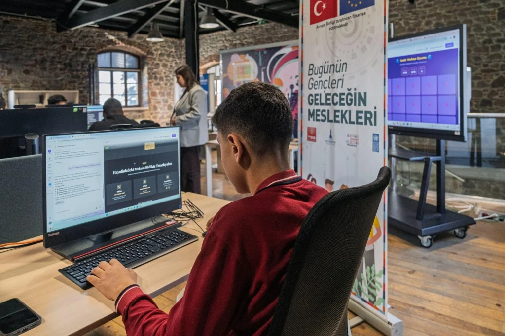 Meslek Fabrikası’nda yeni eğitim dönemi başlıyor: İzmir'in dört bir yanında dev eğitim hamlesi