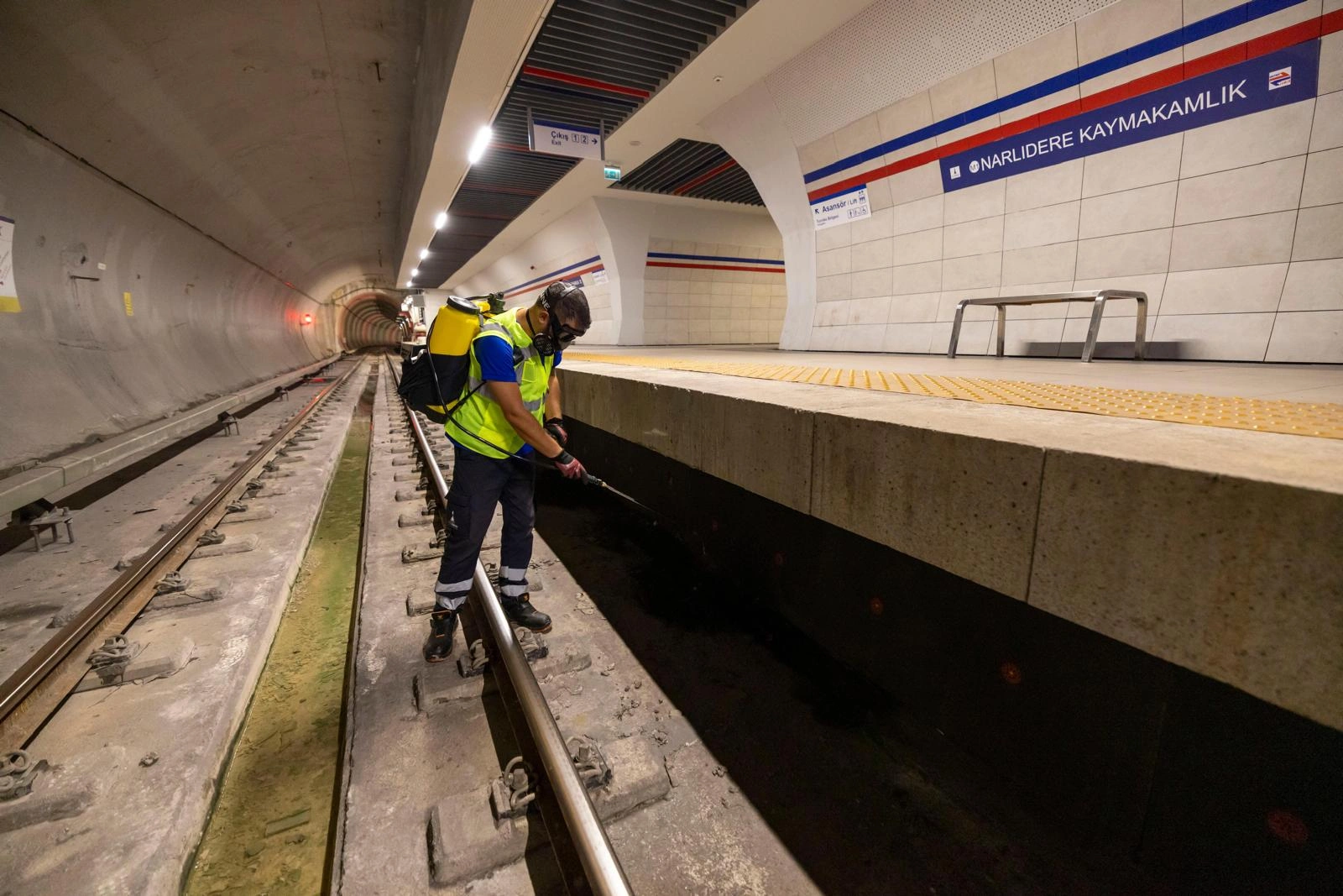 Son metro gitti, yer altındaki gizli savaş başladı! Kimse fark etmiyor...