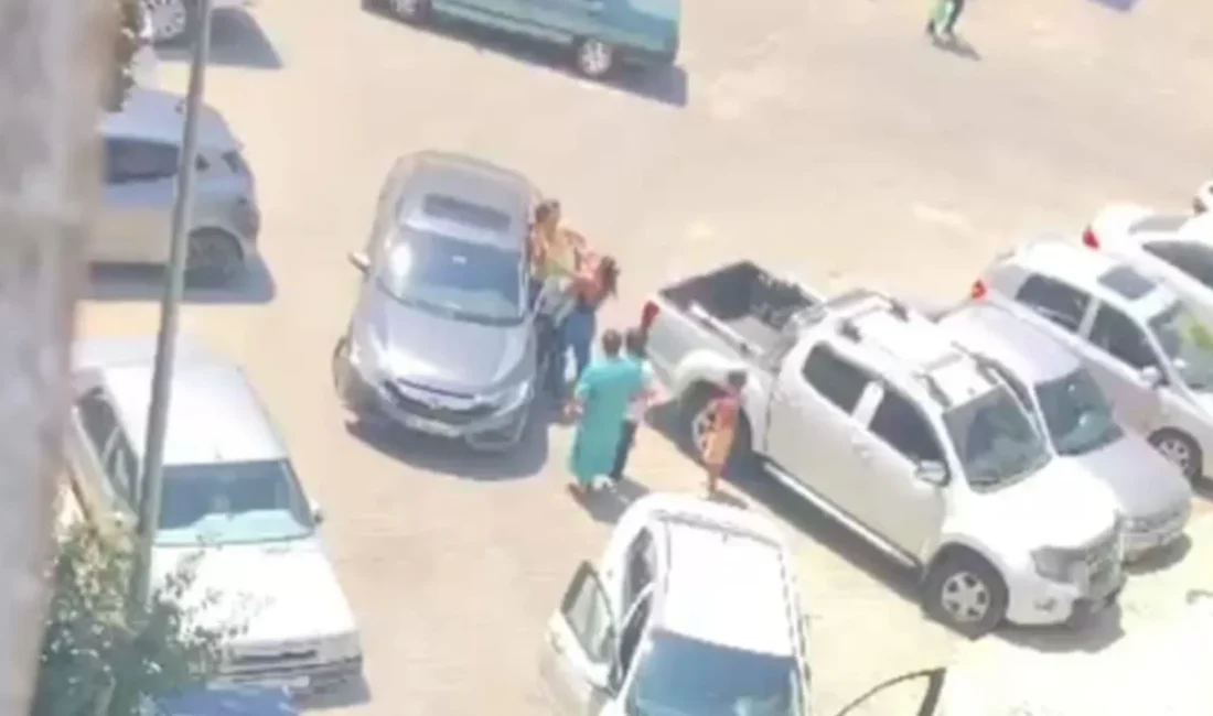 İzmir’in Tire ilçesinde iki kadın sürücü ve araçtaki bir yolcu