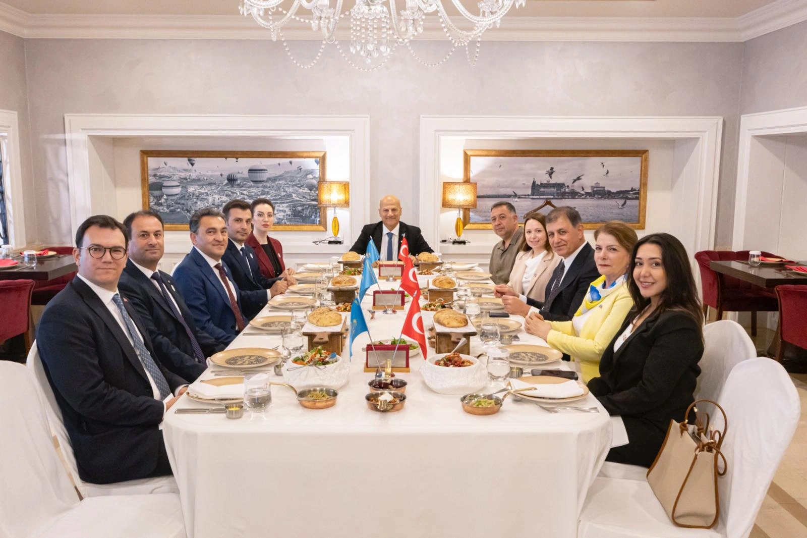 Orta Asya'dan İzmir'e yatırım köprüsü kuruluyor! Cemil Tugay Astana'dan müjdelerle dönüyor!