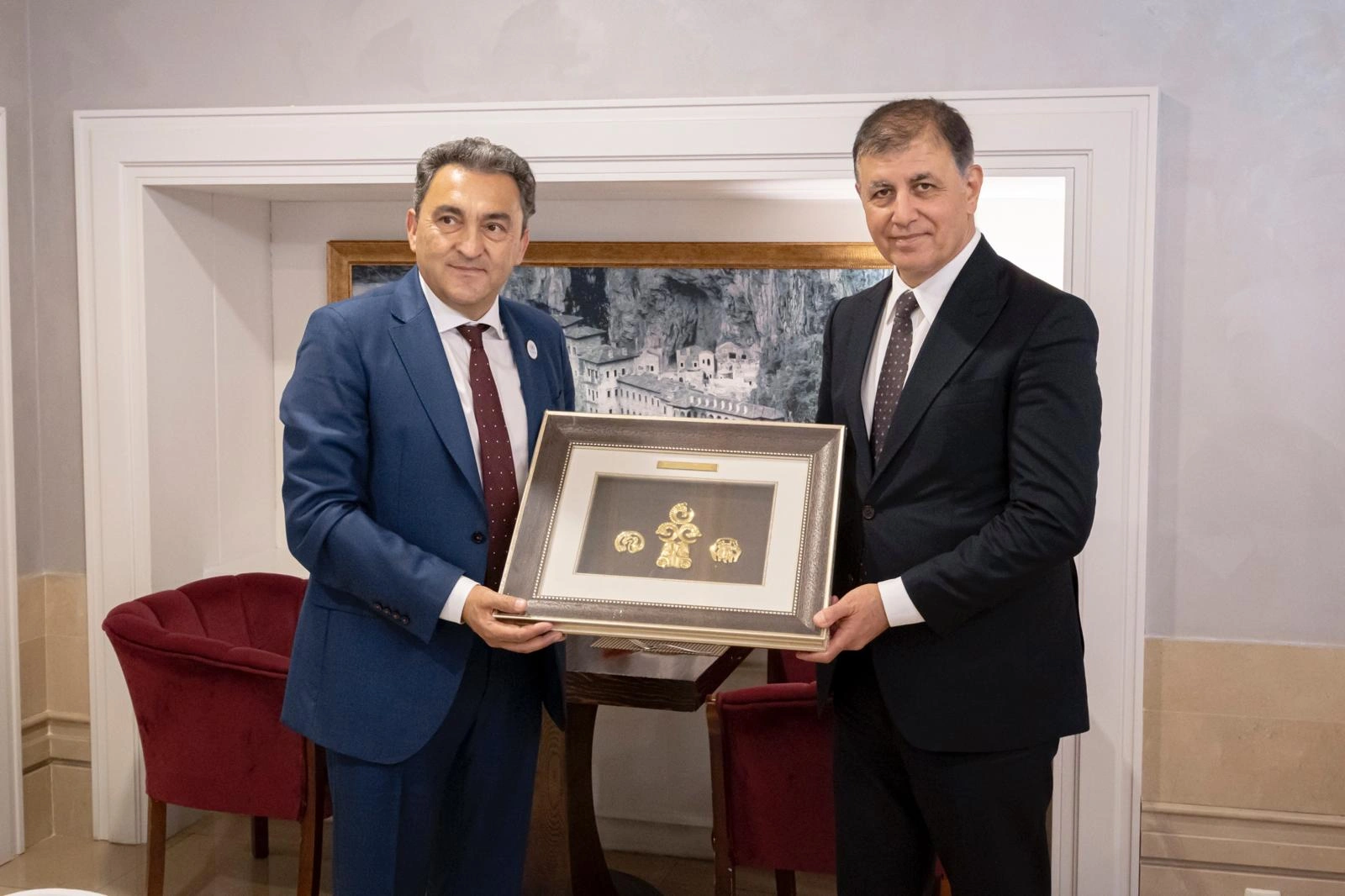 Orta Asya'dan İzmir'e yatırım köprüsü kuruluyor! Cemil Tugay Astana'dan müjdelerle dönüyor!