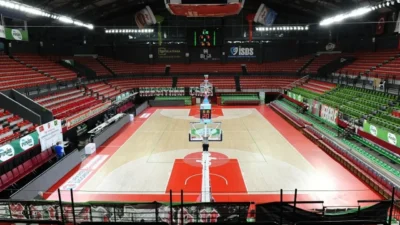 İzmir'in köklü spor kulübü Karşıyaka ile Karşıyaka Belediyesi arasında Mustafa
