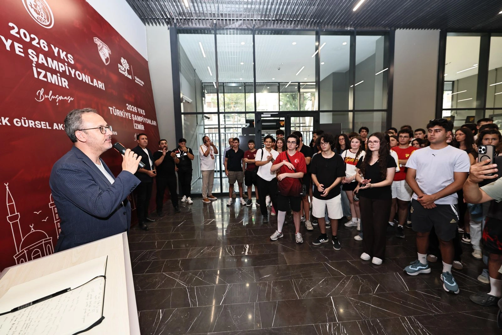 AK Parti İzmir Milletvekili Dr. Mehmet Kasapoğlu, YKS 2026’da Türkiye
