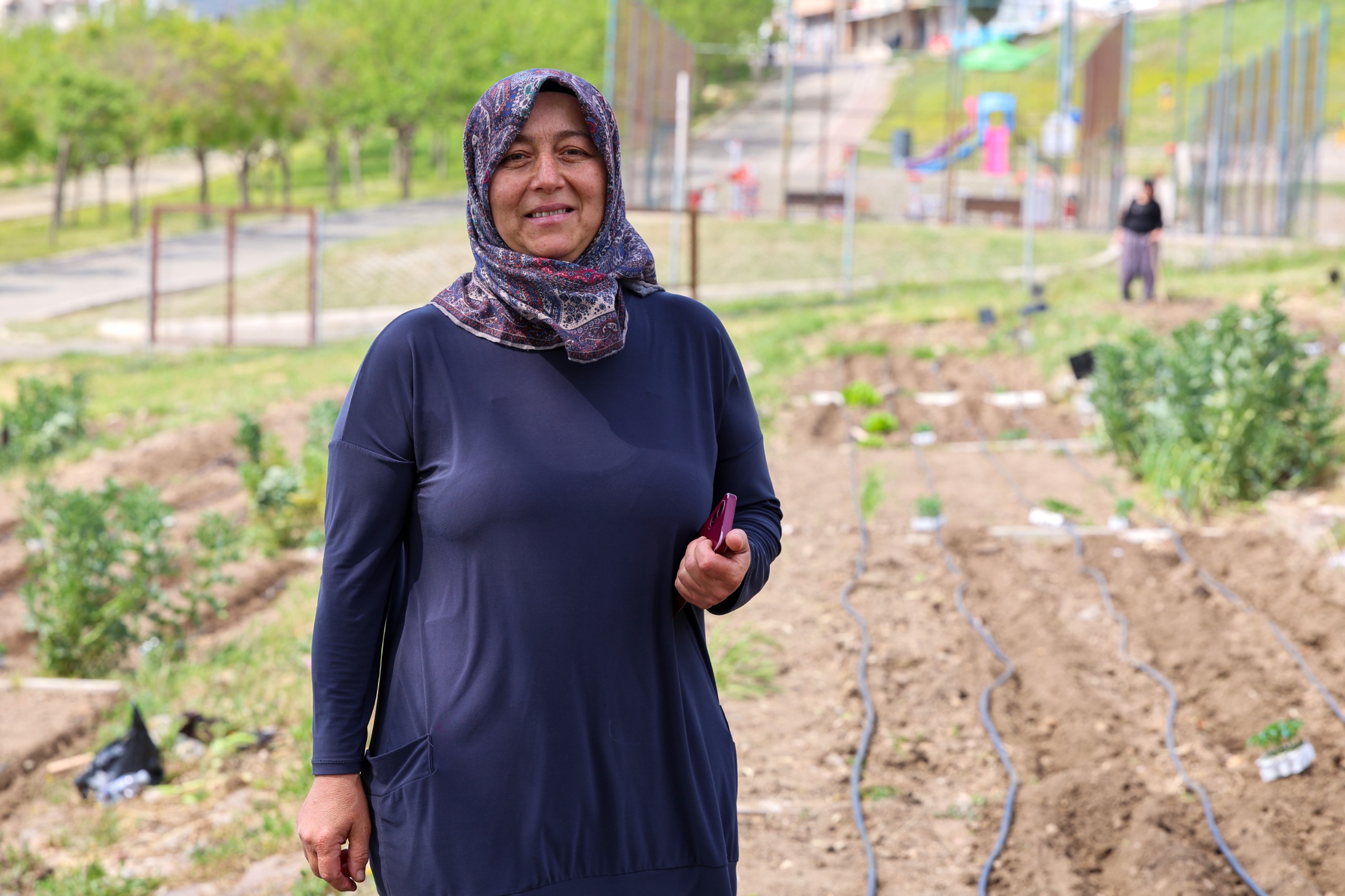 Toprakta hayat, sofrada bereket: Mahalle Bostanları’nda yaz hasadı 5 Toprakta hayat, sofrada bereket: Mahalle Bostanları’nda yaz hasadı