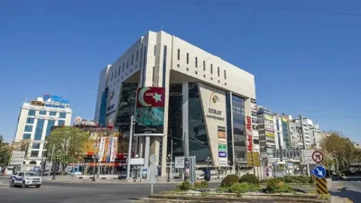Ankara'nın en işlek noktası Kızılay Meydanı'nda bulunan Kızılay AVM, kapsamlı