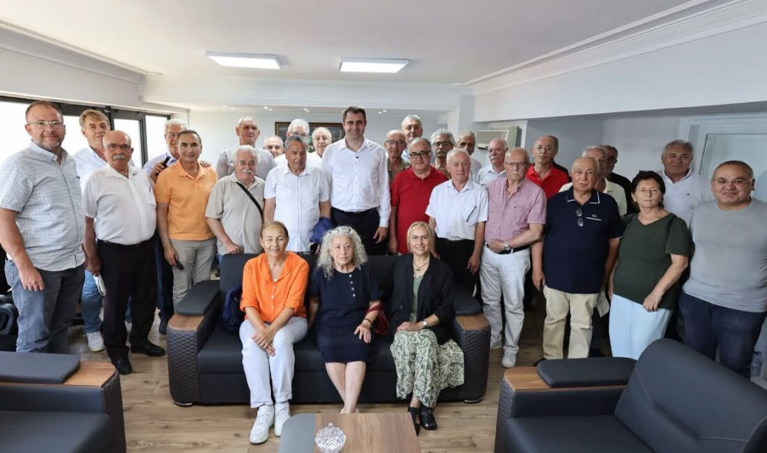 İzmir’de Cumhuriyet Halk Partisi’nin farklı dönemlerinde görev yapmış 30 ilçeden