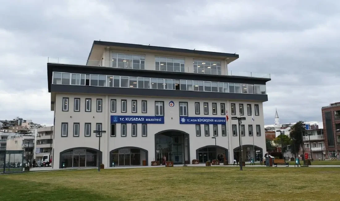 Kuşadası Belediyesi’ne yönelik yürütülen davanın 3’üncü dalga operasyonunda gözaltına alınan