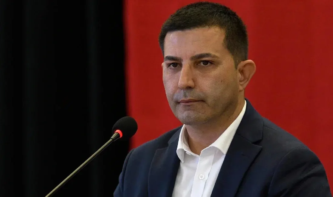 İstanbul merkezli yolsuzluk soruşturması kapsamında tutuklanan Kuşadası Belediye Başkanı Ömer