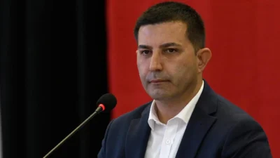 İstanbul merkezli yolsuzluk soruşturması kapsamında tutuklanan Kuşadası Belediye Başkanı Ömer