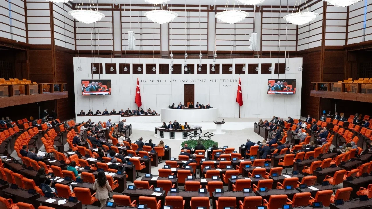 Mecliste şehit yakınları ve gaziler için düzenleme mesaisi