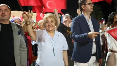 Menderes Belediyesi, 29-30 Ağustos tarihlerinden Zafer Bayramı kutlamaları gerçekleştirdi. Binler