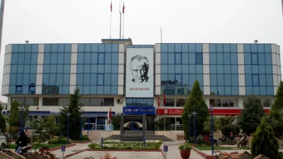 Menderes Belediyesi'nde Belediye Başkanı İlkay Çiçek’in tutuklanmasının ardından İçişleri Bakanlığı’nın