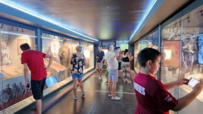 Çanakkale Savaşları Mobil Müzesi Menderes’te büyük ilgi gördü. 