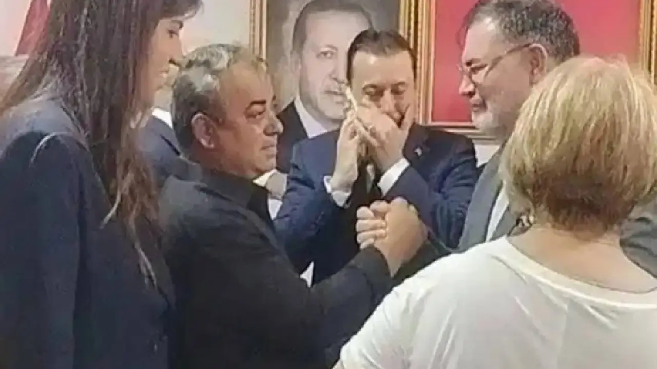 Menderes Belediye Meclisi'ndeki başkan vekilliği seçiminde AK Parti adayına oy