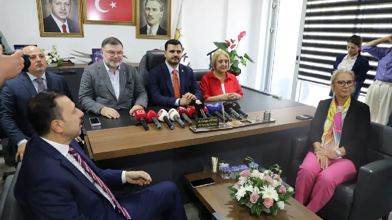 AK Partili İnan’dan Menderes Belediyesi ziyareti