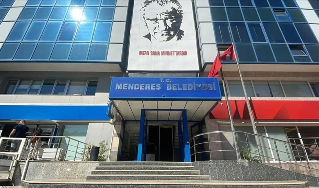 Menderes Belediye Başkanı İlkay Çiçek'in tutuklanarak görevden uzaklaştırılmasının ardından bugün