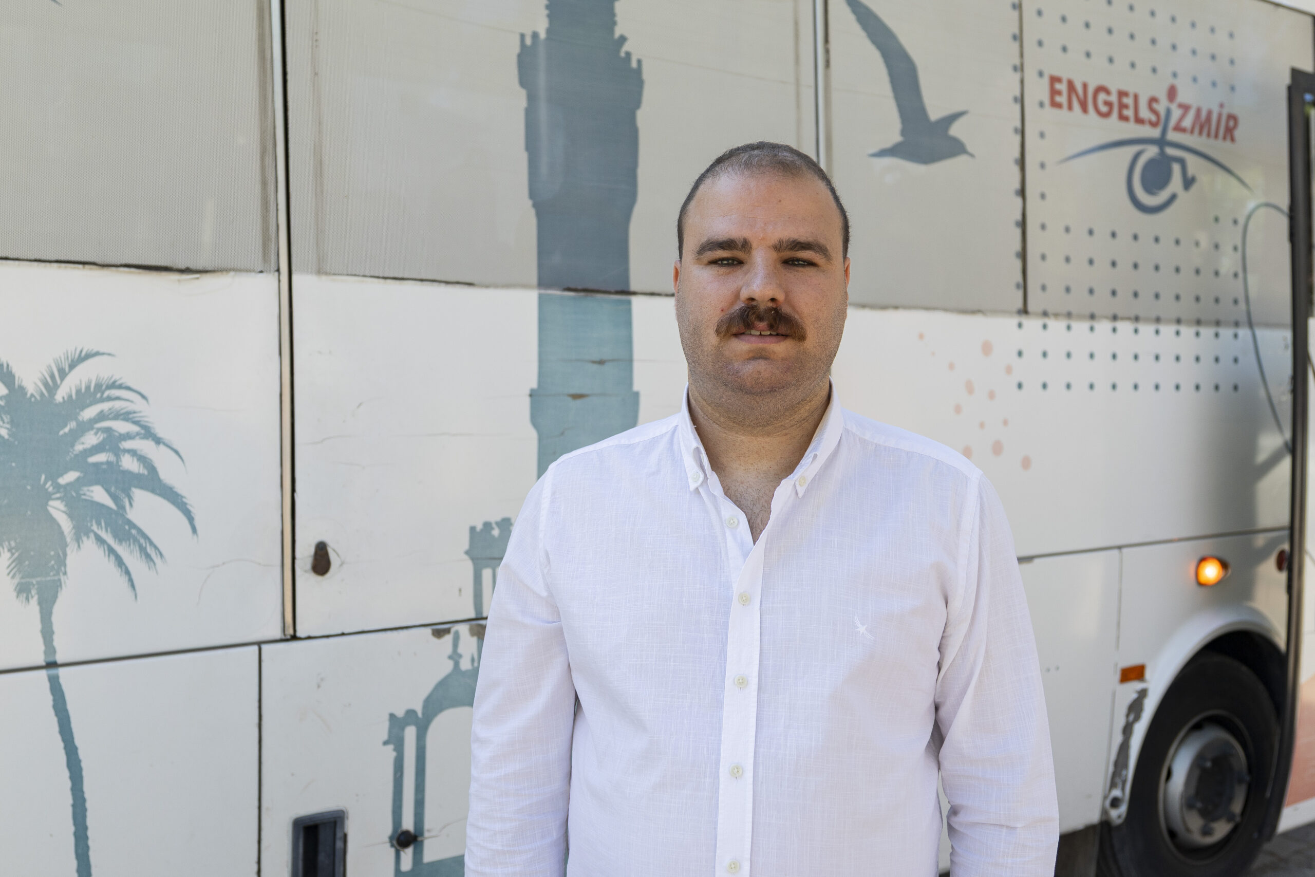 İzmir'de engeller denizde kalkıyor: Özgürlüğe kulaç attılar
