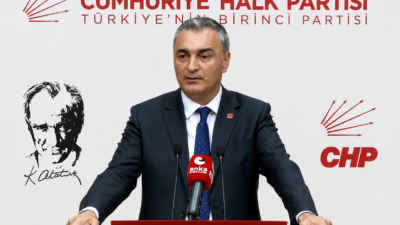 Yargı kararıyla göreve gelen Kemal Kılıçdaroğlu başkanlığında toplanan CHP Merkez