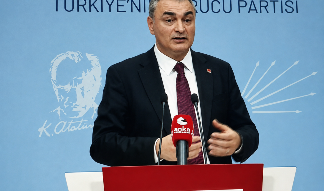 Yargının "mutlak butlan" kararıyla CHP Genel Başkanlığı koltuğuna geri dönen