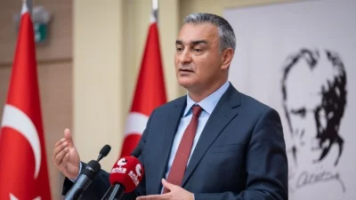 Menderes Belediyesi Başkan Vekilliği seçiminin ardından kameralar karşısına geçen CHP