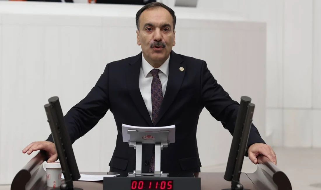 2023 seçimlerinde CHP listelerinden İzmir Milletvekili seçilen Gelecek Partili Mustafa