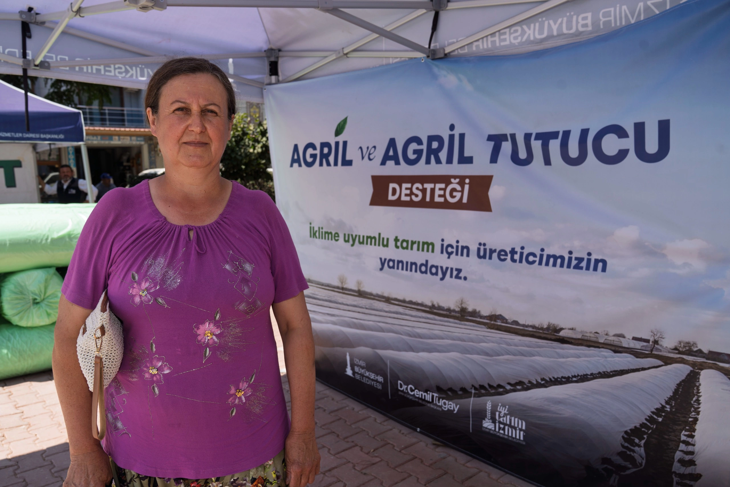 Büyükşehir’den domates ve çilek üreticisine iklim zırhı