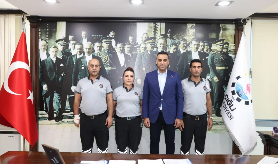 Çiğli Belediye Başkanı Onur Emrah Yıldız'ın makam aracına yönelik gerçekleştirilen
