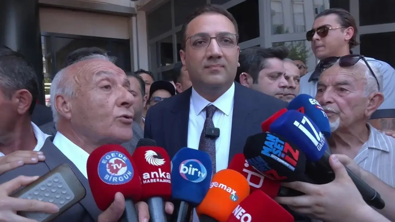 Hakkındaki soruşturma gerekçesiyle görevinden uzaklaştırılan ve yargı kararının ardından yaklaşık