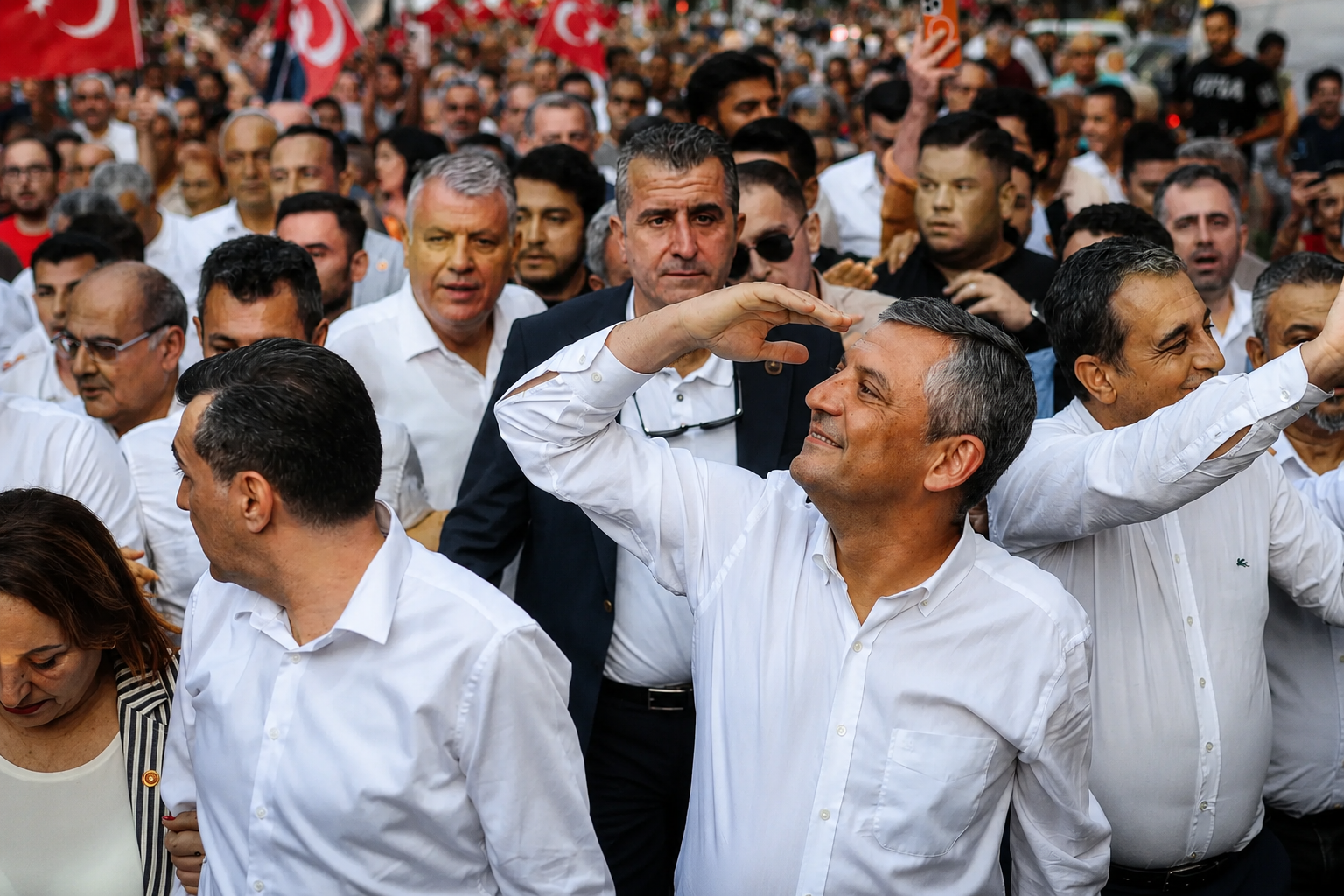 Özel'den YENİ Parti'ye üyelik çağrısı: 'Gelin, söz ve karar sahibi olun'