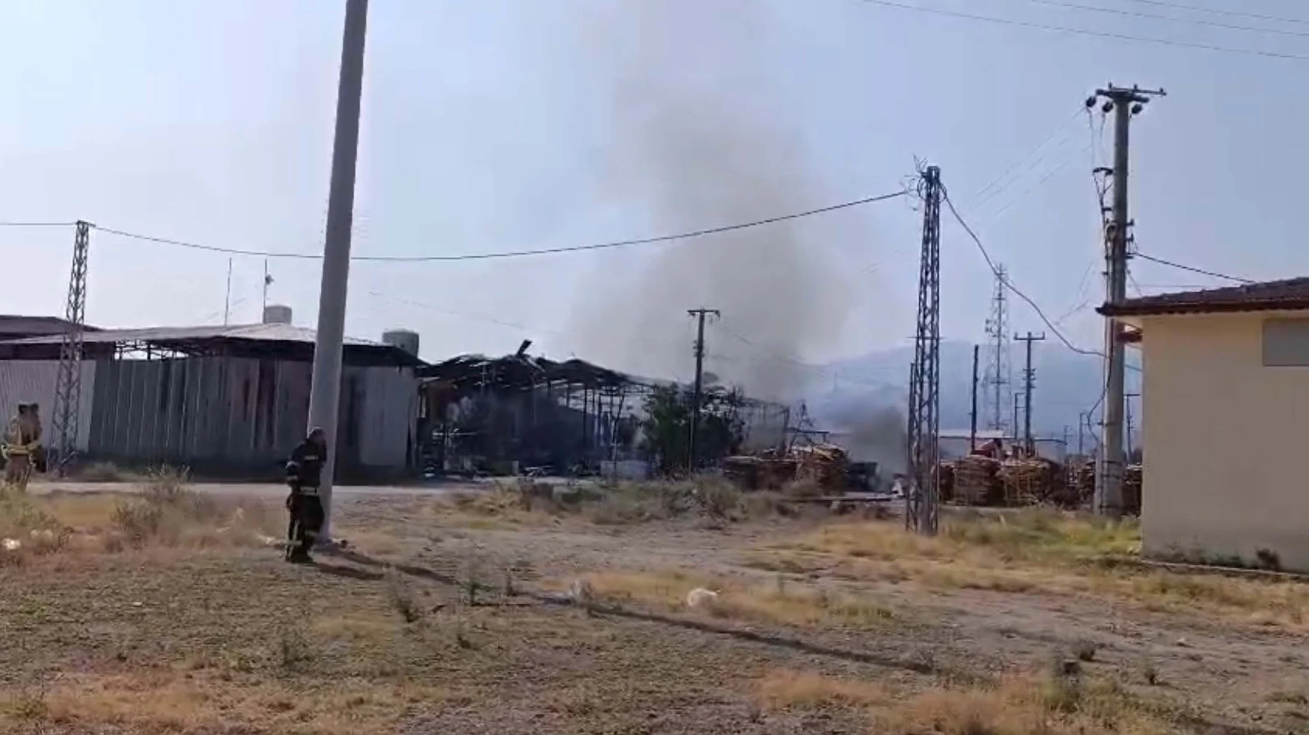 Manisa'da dolum tesisinde korkutan patlama: Ekipler bölgede