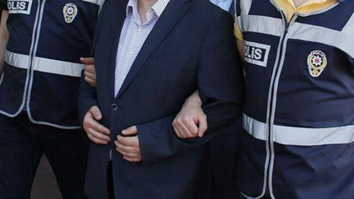 Kendilerini MİT görevlisi olarak tanıtıp Adalet Bakanı Akın Gürlek ve